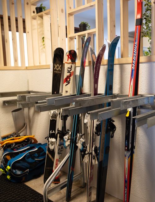 hébergement lélex le télémark espace jour local vélo et ski bar7