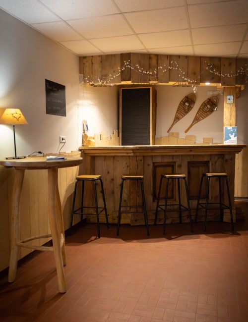 hébergement lélex le télémark espace jour restauration creperie baby foot salon détente24